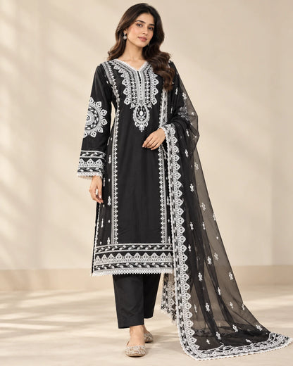 Noir Elegance – Black & White Embroidered 3-Piece Suit