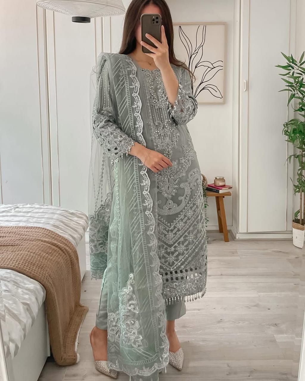 NUREH – Luxury Gray organza 3PC Kurta Set